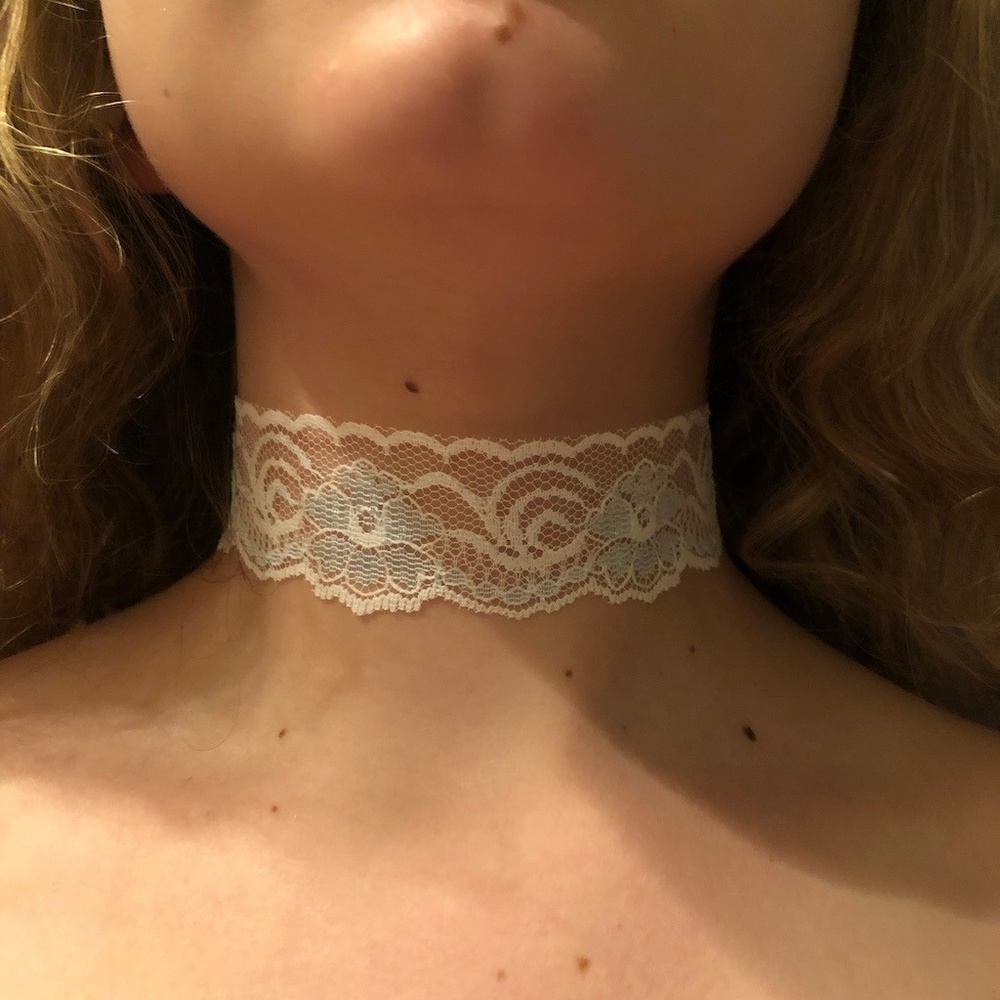 handmade white lace blue choker🥀